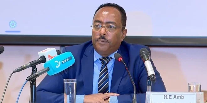 Redwan Hussien, Director General of NISS, giving a media briefing.